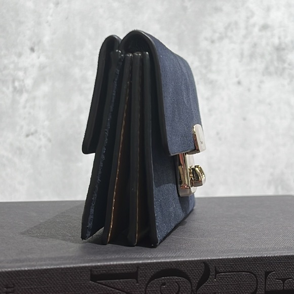 Theory Wallet with Retro Closure - Picture 2 of 7